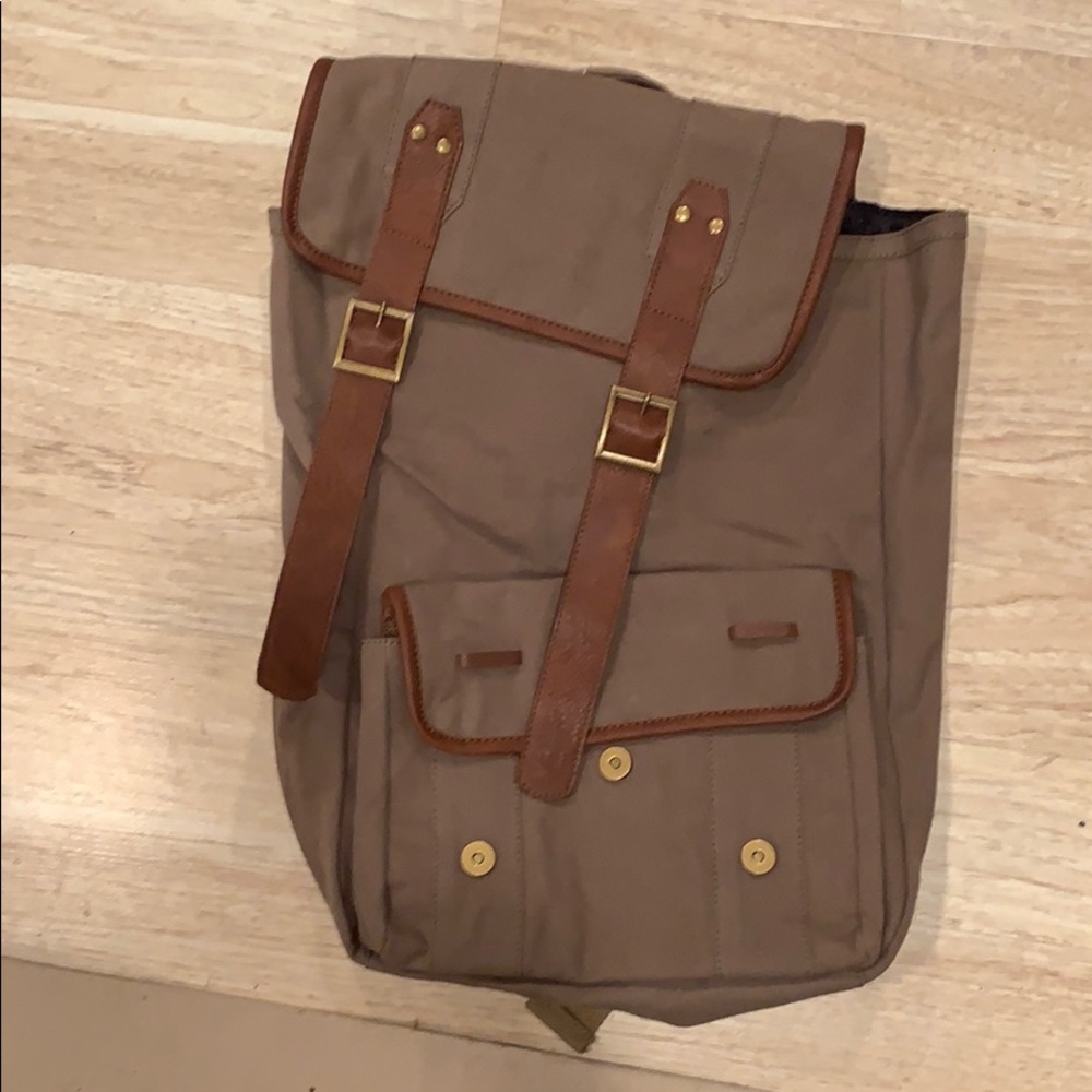 Backpack - Picture 2 of 4